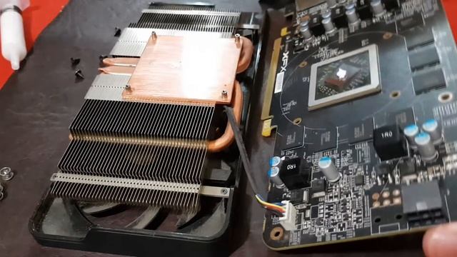 R9 270x Tarjeta Gráfica Cambio de Pasta Térmica смотреть онлайн