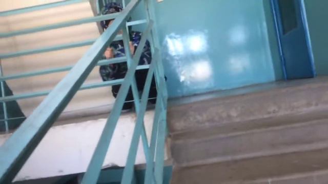 МаЛьчик Показывает ...