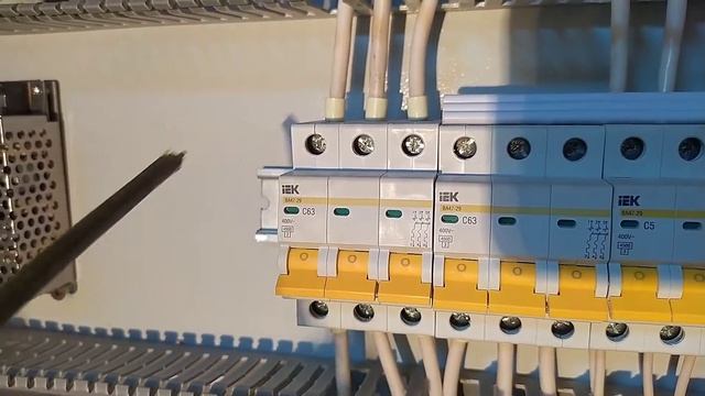 монтаж и сборка щита на 100кВт, распределительный щит в спорт комплексе , смотреть онлайн