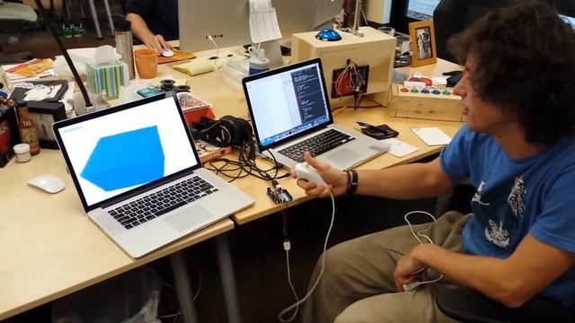 Wiimote Arduino WebGL Hacking Part I смотреть онлайн
