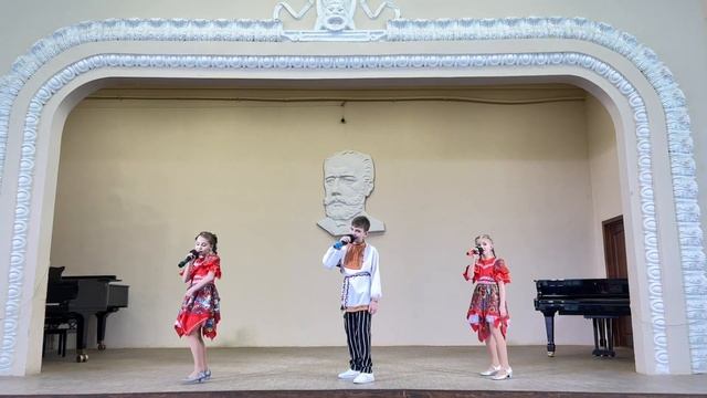 Обыкновенное чудо - Россия (Юный патриот,9-10лет, вокальные ансамбли) смотреть онлайн