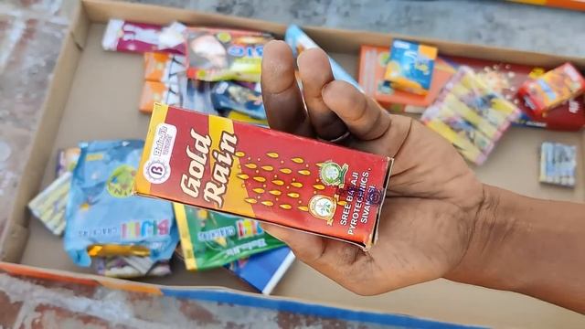 Sivakasi Crackers Unboxing? | Elite Happy Diwali Gift Box ? | 1190 ரூபாய்க்கு 45 வகை பட்டாசுக்கள்! смотреть онлайн