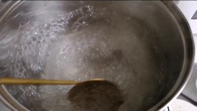 Картофель с куриным филе, пюре из зелёного горошка с луком, помидором и яйцом пашот ?и салатик из о смотреть онлайн