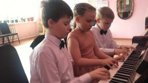 Ж.Л. Стрибогг. Болеро в 6 рук.