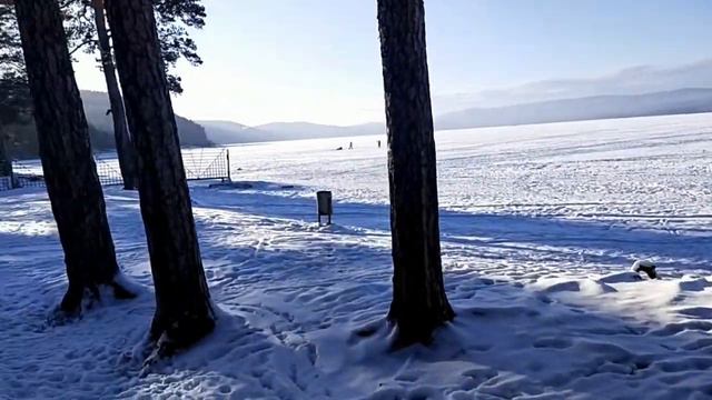 Прогулка по замёрзшему озеру Тургояку смотреть онлайн