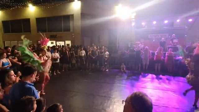 רוקדים לטיני בנמל תל אביב смотреть онлайн
