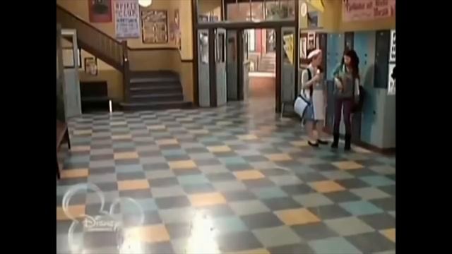 Wizards of Waverly Place Mistakes You Missed смотреть онлайн