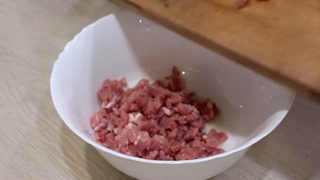 Котлеты домашние - сочные и нежные / Рубленые котлеты / Meat Rissoles смотреть онлайн