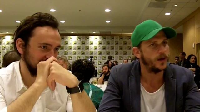 George Blagden and Gustaf Skarsgard @ 2013 Comic-Con Vikings Press Room смотреть онлайн