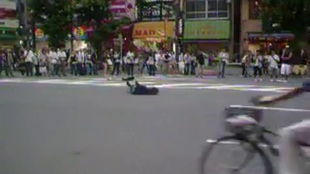 Crazy Shibuya dancer смотреть онлайн