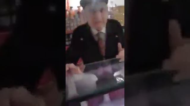 Старик-испанец, которому больше 80 лет заплакал, услышав Къур'ан смотреть онлайн