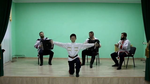 Казачья песня "Полно вам, снежочки" исполняет Роман Корнев смотреть онлайн