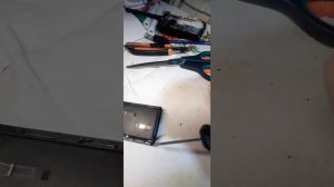 Аккуратное вскрытие корпуса батареи от рации kenwood tk-2107