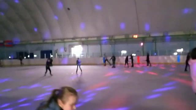 Ледовый дворец массовые катания!!! смотреть онлайн