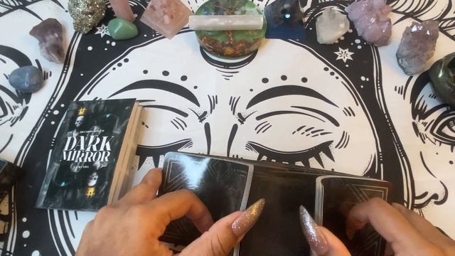 Deck Review: Dark Mirror Oracle by Laura Sava смотреть онлайн