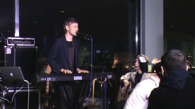 Piano Bar (Tesla Boy) - Love Comes Quickly (Pet Shop Boys cover) @ Mansarda [10/10] смотреть онлайн