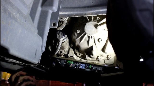 Замена масла и фильтров в вариаторе АКПП на Mitsubishi ASX Мицубиси АСХ 1,8 2013 года