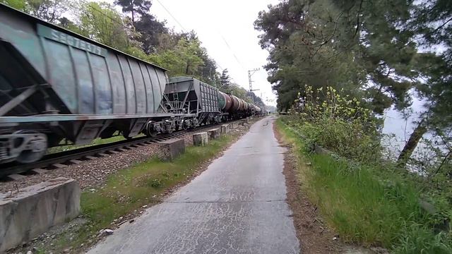 поезд|| электровоз 2ЭС4к-127|| с грузовым поездом|| на перегоне адлер-Туапсе || смотреть онлайн