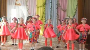Дети танцуют  танец Шалунишки