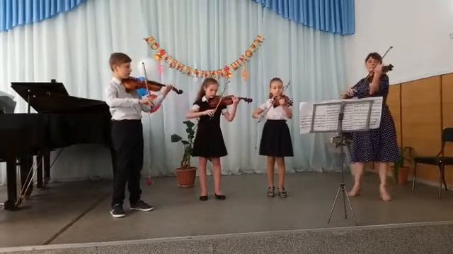 Ансамбль скрипачей "Вдохновение" К.Караев "Павана" смотреть онлайн