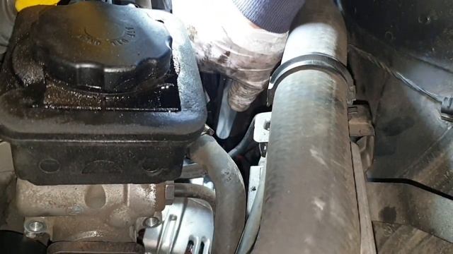BMW E320d 2005 год. Замена генератора. BMW E320d 2005. Alternator replacement смотреть онлайн