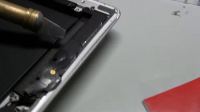 Заглянем внутрь iPad2 смотреть онлайн