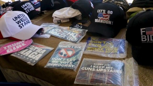 Visiting The 10-Mile Yard Sale in Maine смотреть онлайн
