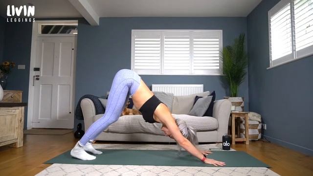 20 Minute Morning Shoulder Stretch Yoga - 21 days of free live online yoga classes - (Day 4) смотреть онлайн