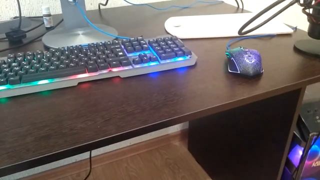 ЗНАКОМЛЮ ВАС С НОВОЙ ДЕВУШКОЙ смотреть онлайн
