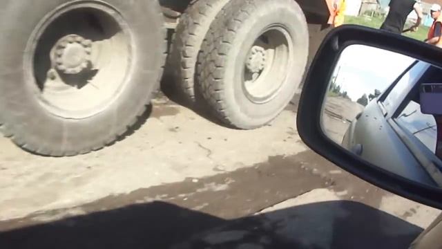 карсун.асвальт кладут в болото.. смотреть онлайн