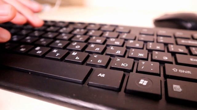 ✅ Лучшая БЕСШУМНАЯ и БЕСПРОВОДНАЯ КЛАВИАТУРА для МАЙНКРАФТА + МЫШЬ / Canyon / ОБЗОР что ли? смотреть онлайн