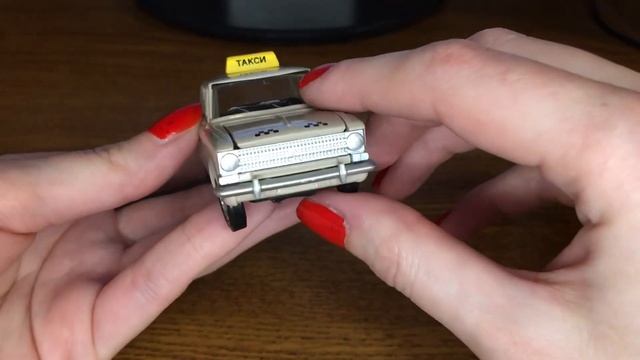 Обзор масштабной модельки Москвич-408 «Такси» (90-е годы 20 века) смотреть онлайн
