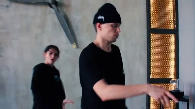 GRAY AREA. Хореограф Никита Мошков. Танцует вместе с Даниэла Русу. смотреть онлайн