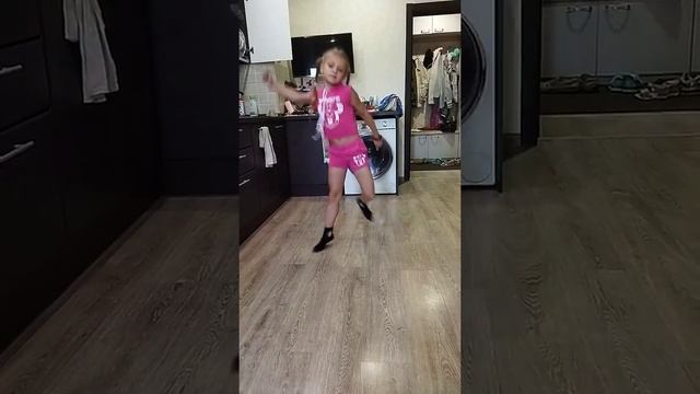Мой танец под песню Малявка. смотреть онлайн
