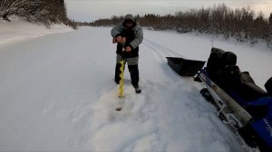 Ледобур ТОНАР Айсберг 130L в паре с шуруповертом DeWALT DCD991