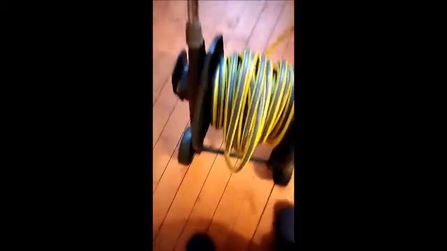 Садовая тележка Karcher со шлангом. смотреть онлайн