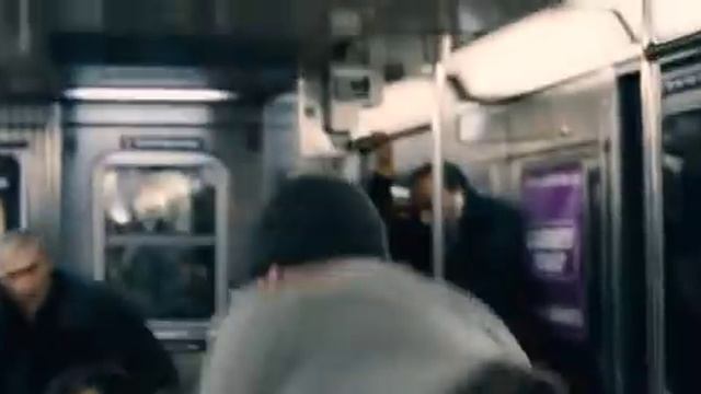 Защитник Jason Statham (Safe) Сцена в метро смотреть онлайн