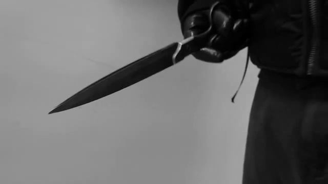 Julica Dann - Pull & Bend: Video by David Brooks, based on the short film "Employee of the Month" смотреть онлайн