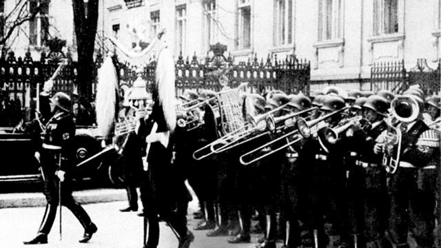 Badenweiler Marsch / Badonviller Marsch: Musikkorps der LSSAH | Dirigent: Hermann Müller-John смотреть онлайн