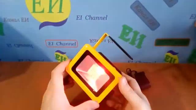 Перезаряжаемый светодиодный прожектор. Rechargeable Led Floodlight.