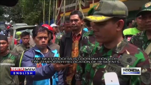 Indonesian Authorities Close Down West Java Hamlet Over Landslide Threat смотреть онлайн