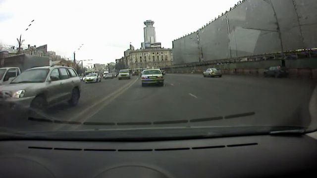 Треш на Павелецкой! Исполняет форд м324оо 197 смотреть онлайн