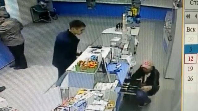 Кража из кассы аптеки смотреть онлайн