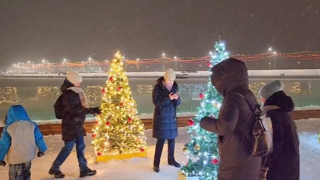 КАК УКРАСИЛИ ЧЕБОКСАРЫ ЗИМОЙ 2022. КРАСНАЯ ПЛОЩАДЬ: АРКА, ТУХЬЯ, ЁЛКА, КОРАБЛЬ. НОВЫЙ ГОД 2023 смотреть онлайн