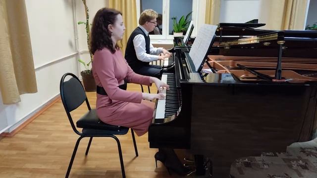 А. Безенсон "Ды й па мору сіняму плыве лебедзь". Исп. Софья Хихич и Дмитрий Платунов. смотреть онлайн
