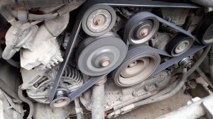замена ремня генератора  на Mercedes Benz R350