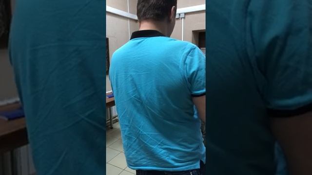 В Москве девушке было плохо вызывали скорую помощь!но приехали сотрудники Ростгвардии! смотреть онлайн