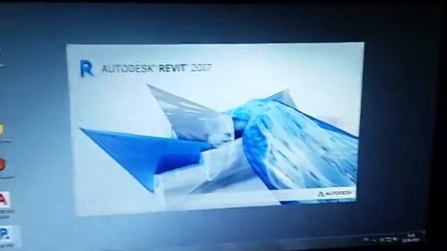 Computador Core2Duo 4GB Win64 rodando Autocad 2017 e Revit 2017 смотреть онлайн
