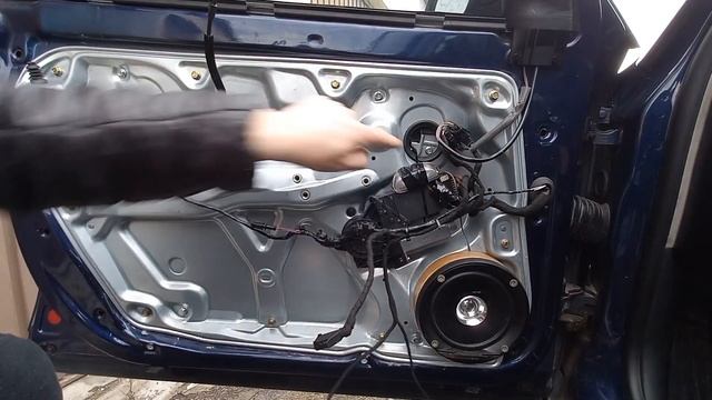 Wymiana zamka drzwi kierowcy Passat B5 смотреть онлайн