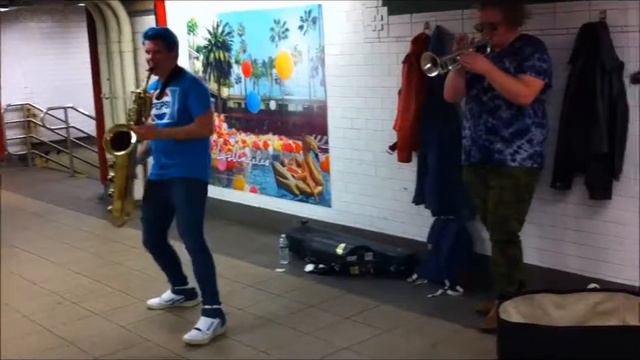 Совершенно Сумасшедшая Музыка в Нью-Йоркской Подземке. смотреть онлайн